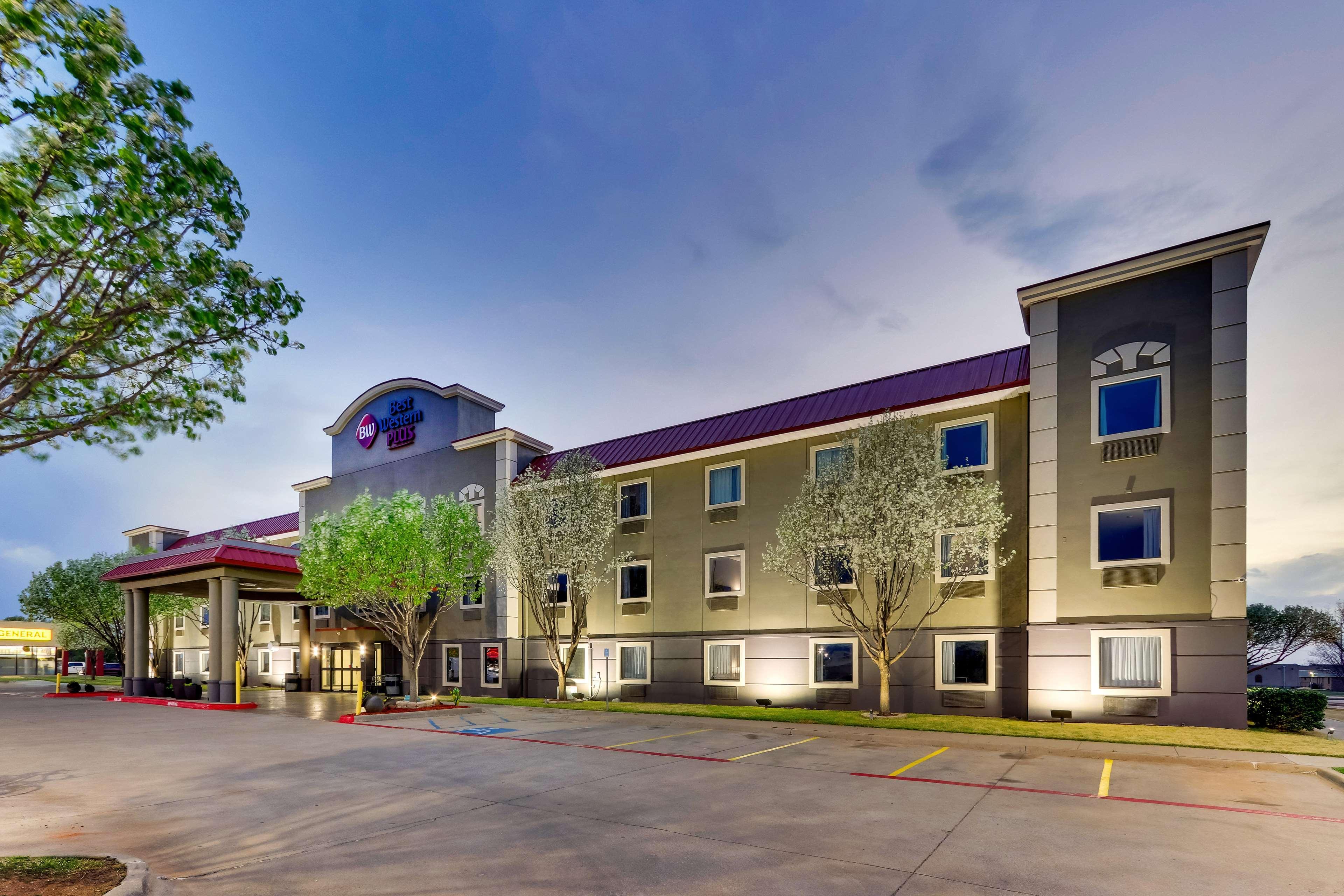 Best Western PLUS University Inn&Suites Wichita Falls Exterior foto